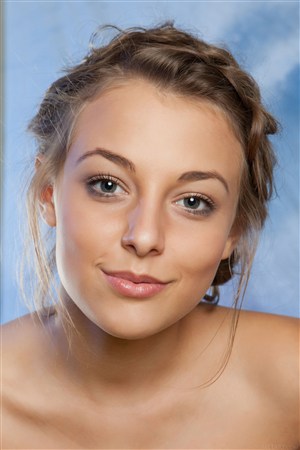 车后座坐腿上猛烈进出